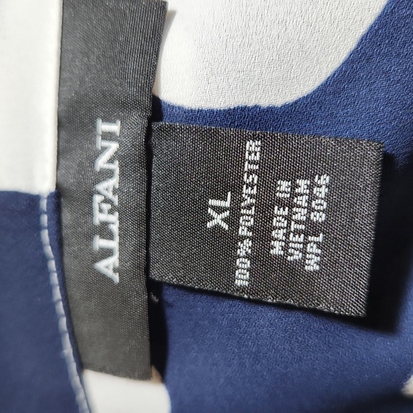 Size XL Blouse sleeveless  tank sewn in large Polka-dot Navy and White ALFANI - Picture 8 of 12